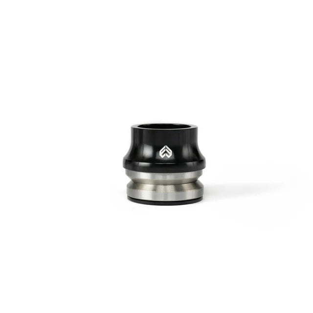 Éclat Wave 22 Integrated Headset, assembled view, with a black top cap featuring the Éclat logo and polished silver/metal lower bearing.